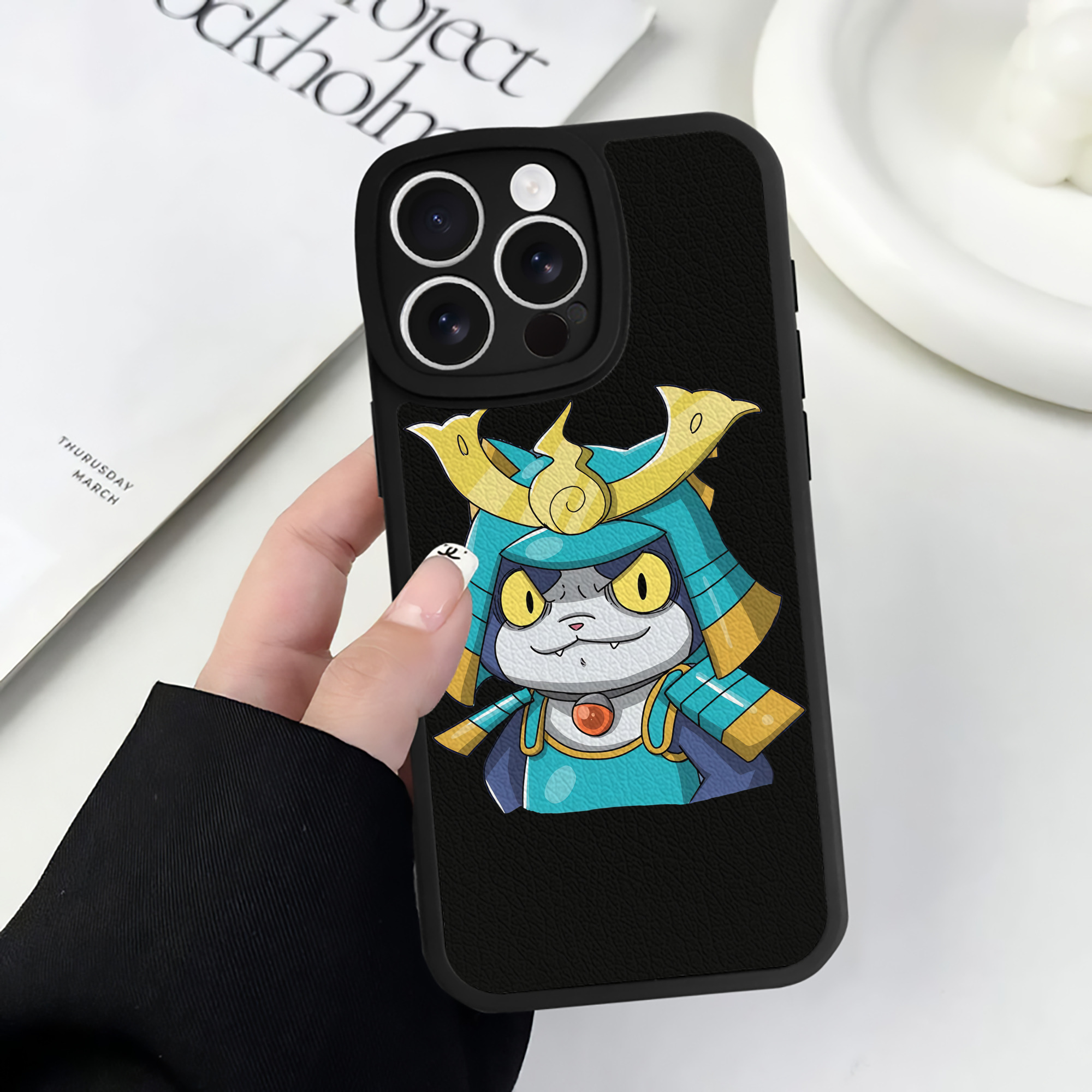 （画像用） 妖怪ウォッチ Yo-kai Watch 【iPhone 16シリーズ対応】シリコンスマホケース（レザー調） 材質：シリコン